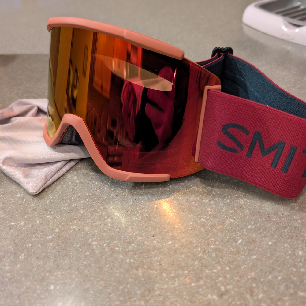 SMITH Squad XL Goggles with Chromapop Lenses. New In Box. 2 Lenses And Cloth